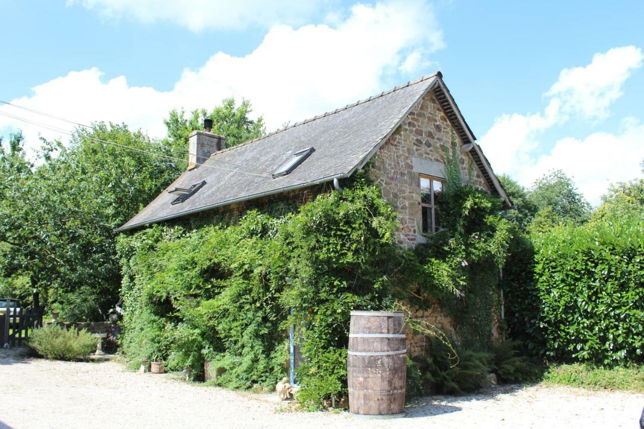 La Petite Jeusseliniere Villa Larchamp Eksteriør billede