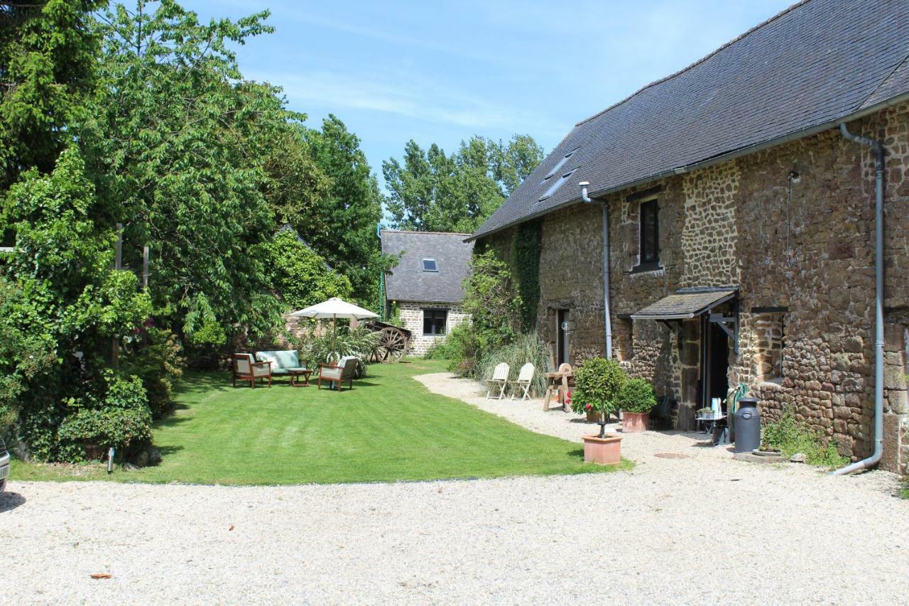 La Petite Jeusseliniere Villa Larchamp Eksteriør billede