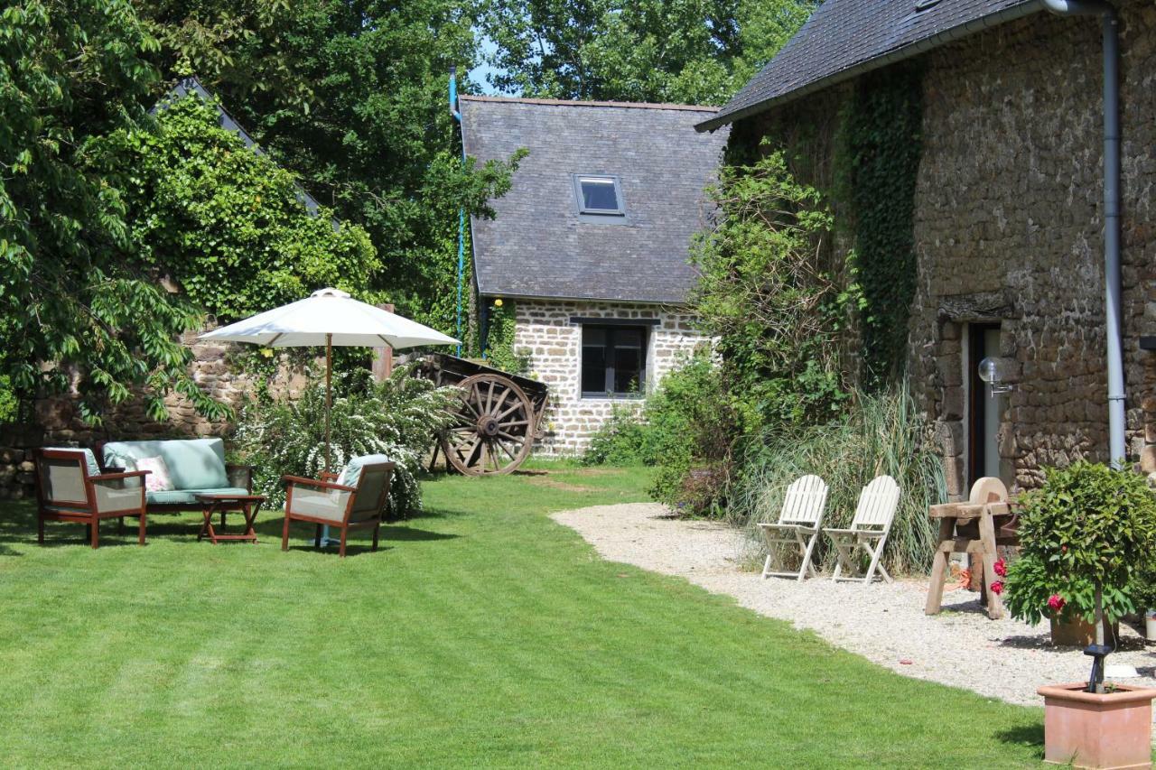 La Petite Jeusseliniere Villa Larchamp Eksteriør billede